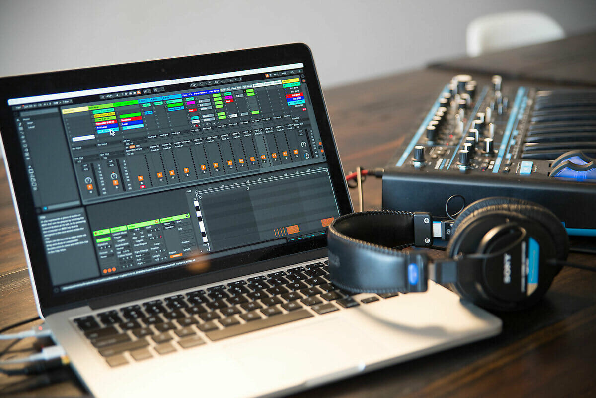 best laptop for music production under $500